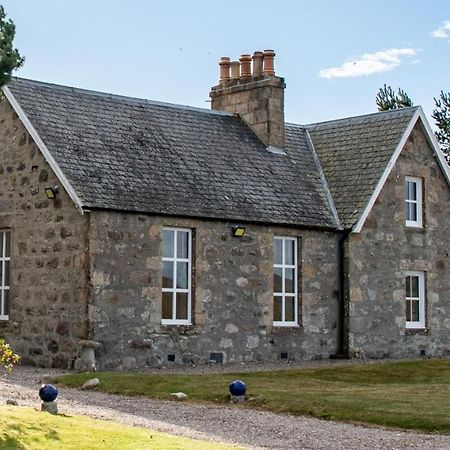 לינה וארוחת בוקר Grantown-on-Spey Dava School House מראה חיצוני תמונה