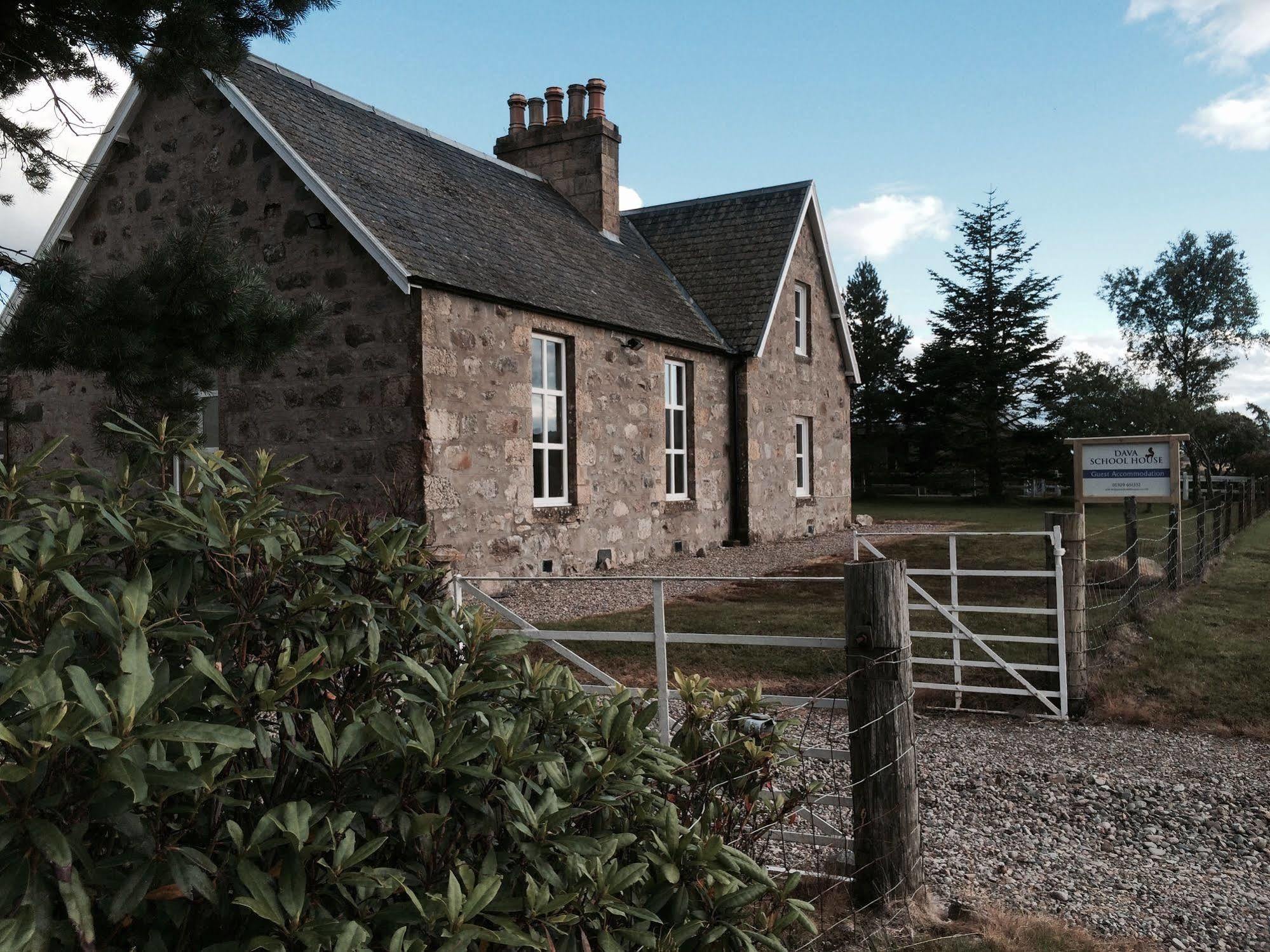 לינה וארוחת בוקר Grantown-on-Spey Dava School House מראה חיצוני תמונה